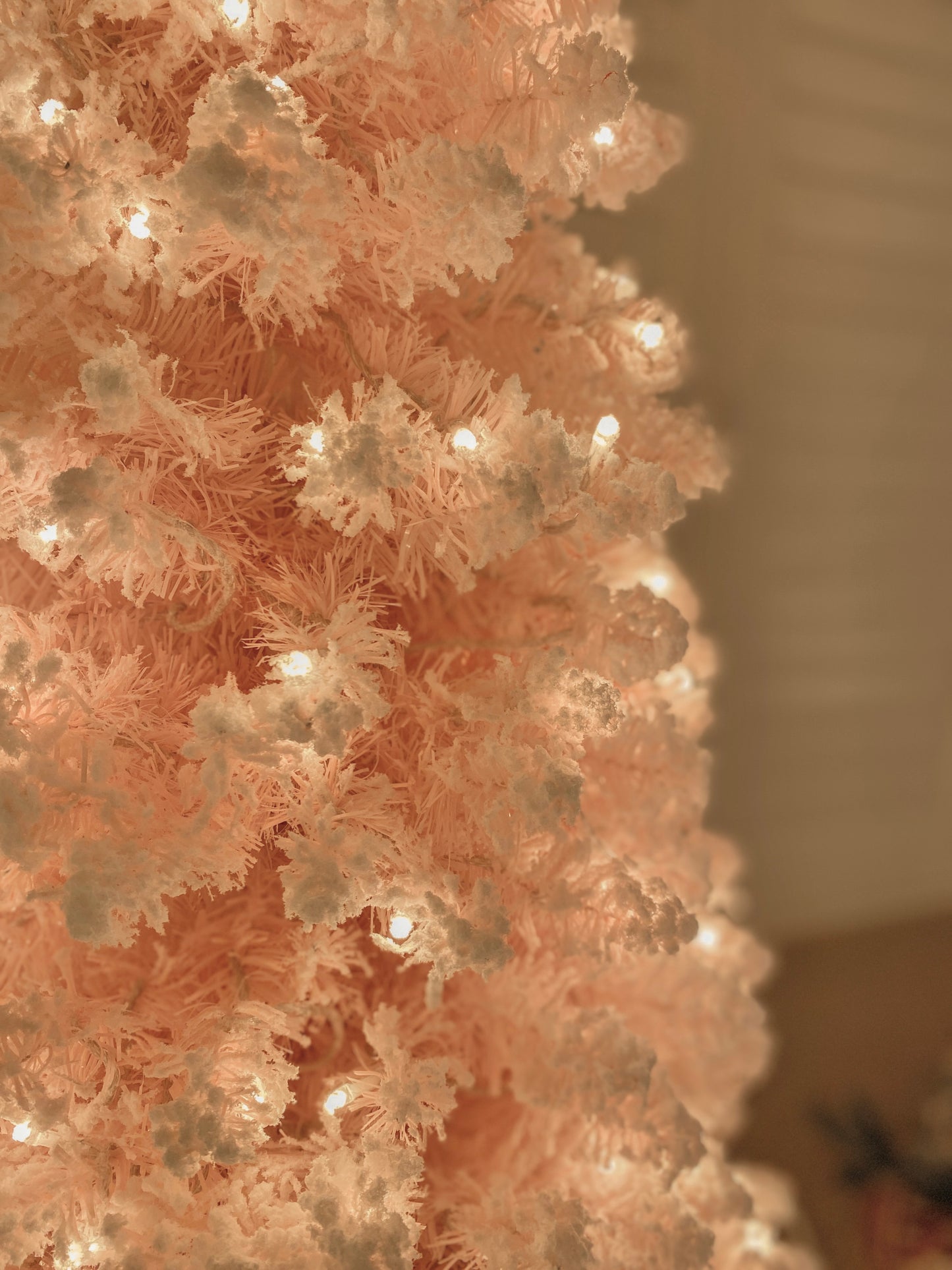 120cm 250LEDS Prelit Flocked Tree (Pink / Mint)